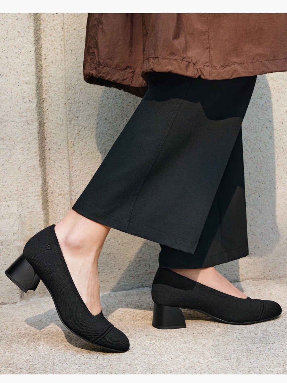 Vivaia Julie Pro Almond-Toe Block Heel black color Size: 35